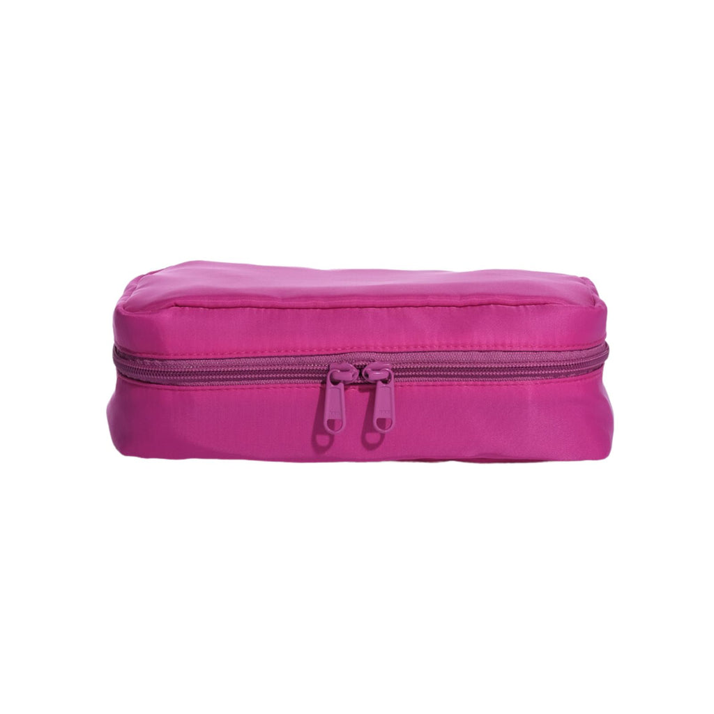 CASCADING TOILETRY KIT